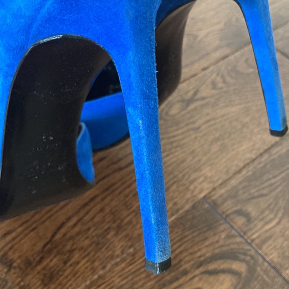 Yves Saint Laurent Paris heels - Picture 16 of 16